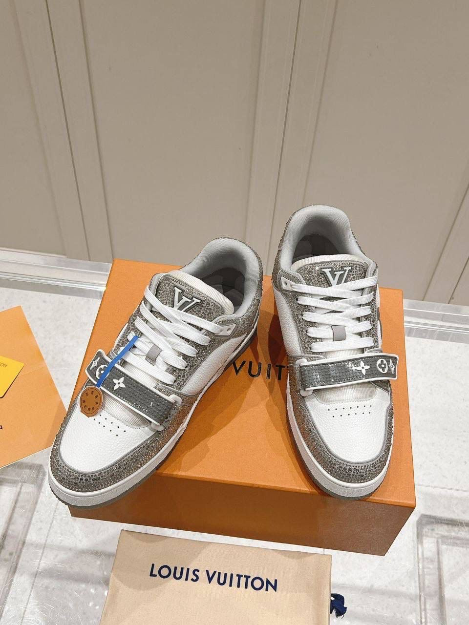 Grey & white diamanté