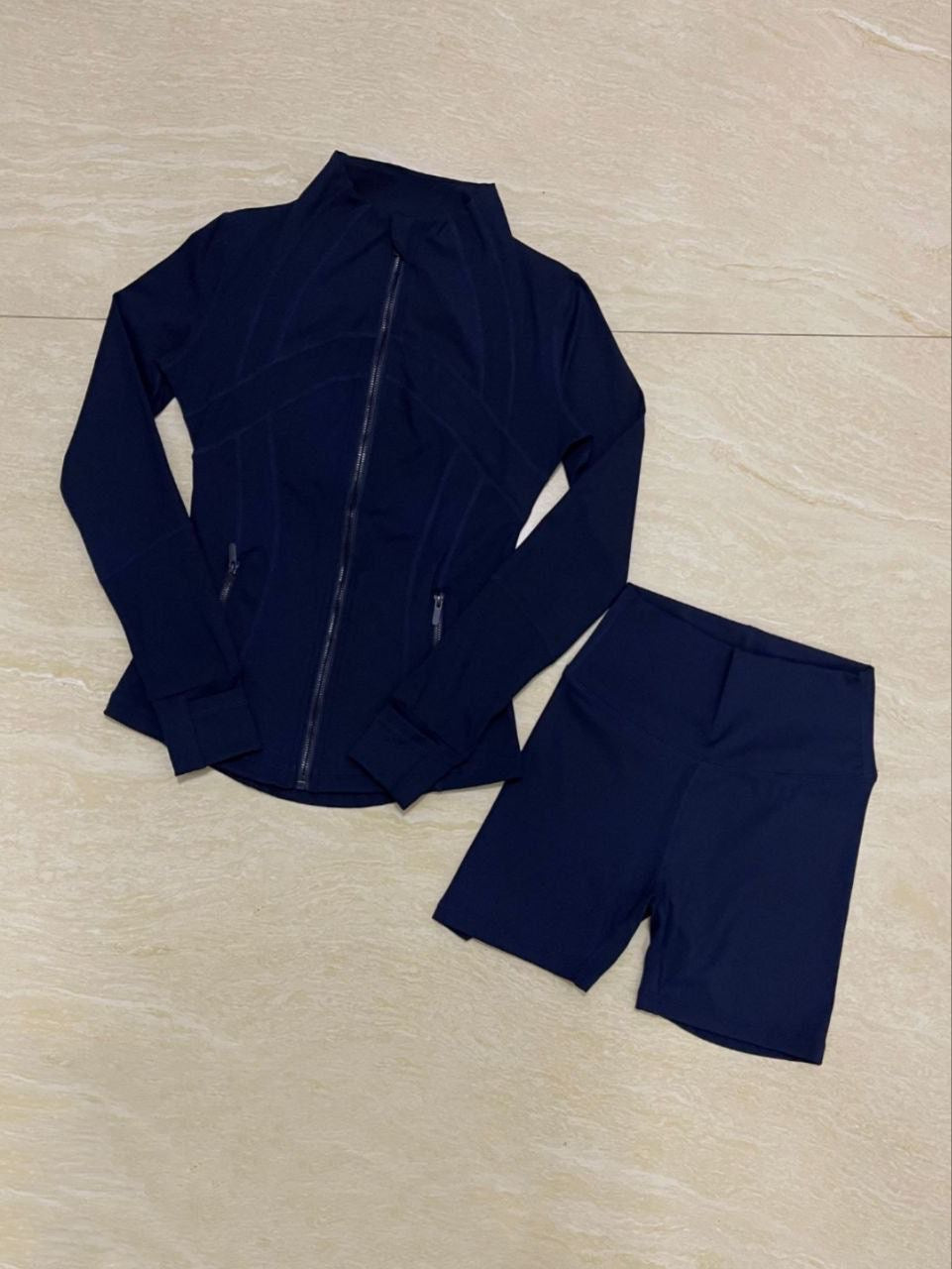 LULU🍋 shorts set gold or normal zip