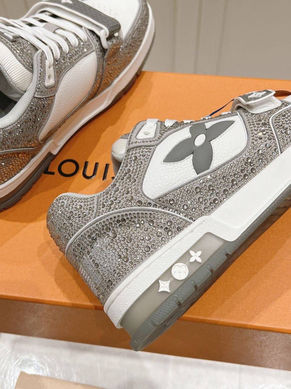 Grey & white diamanté