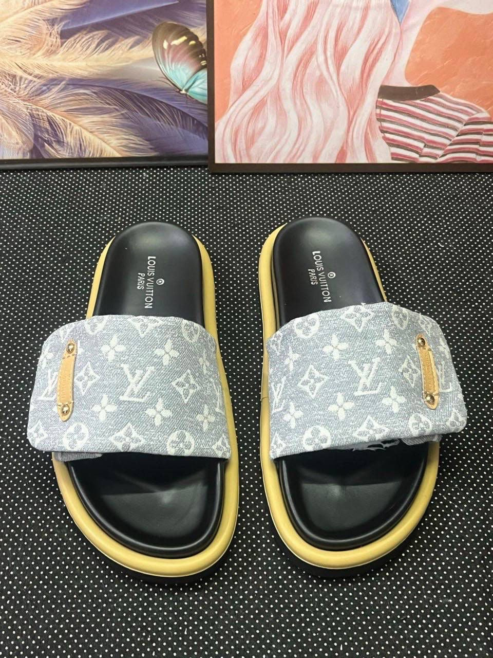 LV sandal sliders