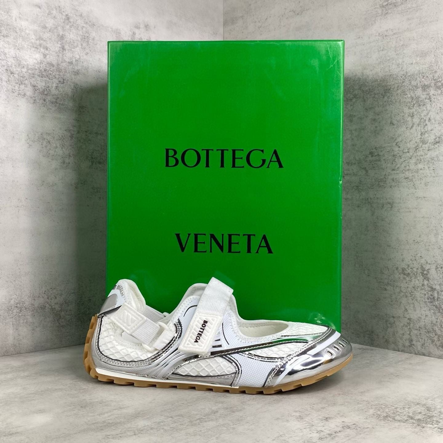Grey tega Veneta orbit flash