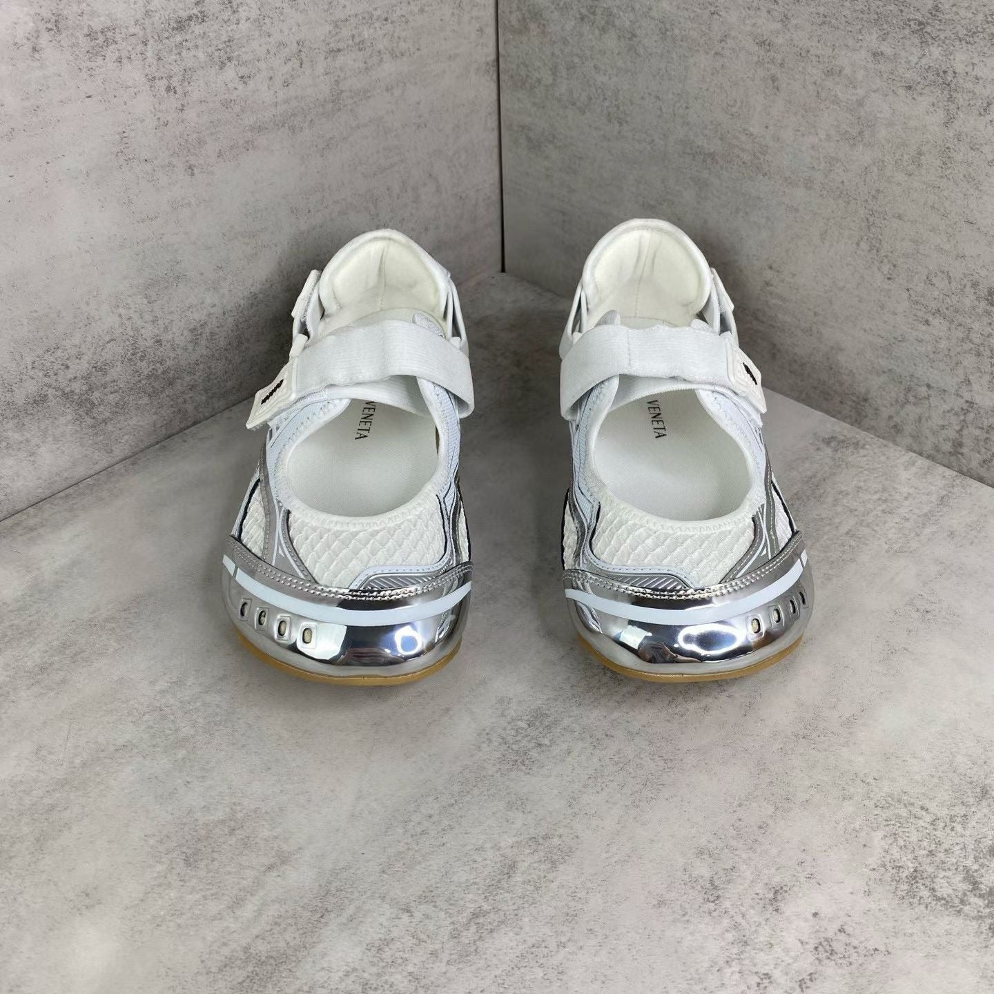 Grey tega Veneta orbit flash