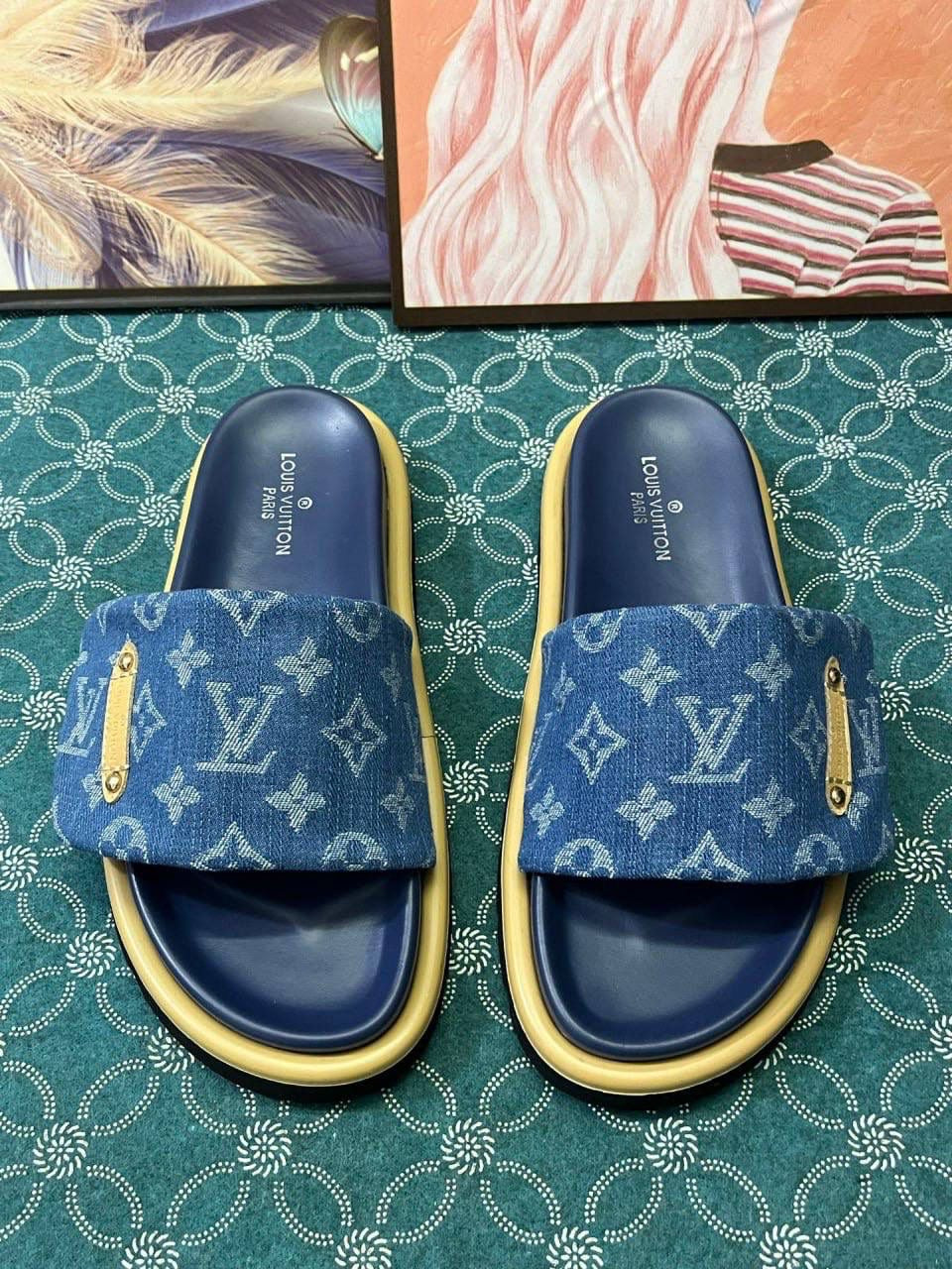 LV sandal sliders