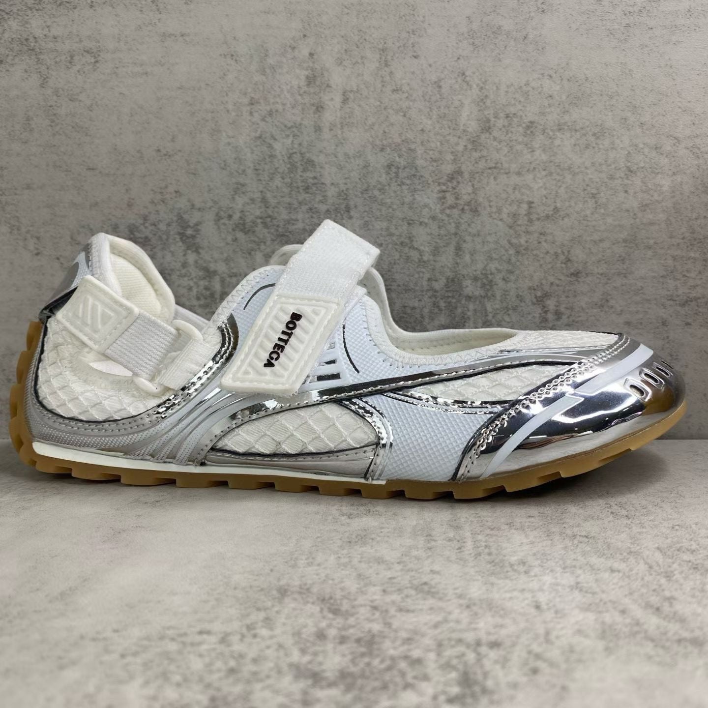 Grey tega Veneta orbit flash