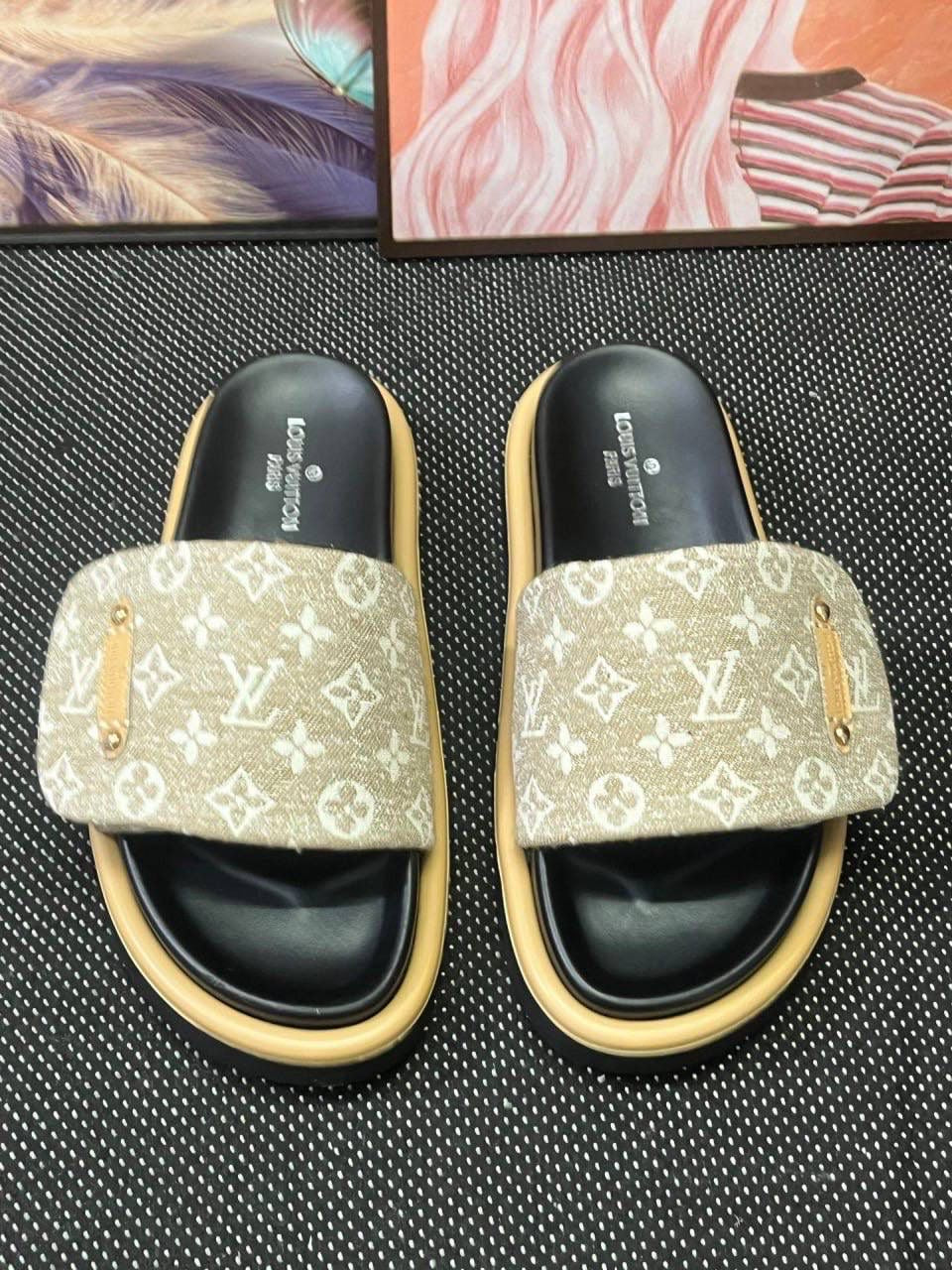 LV sandal sliders
