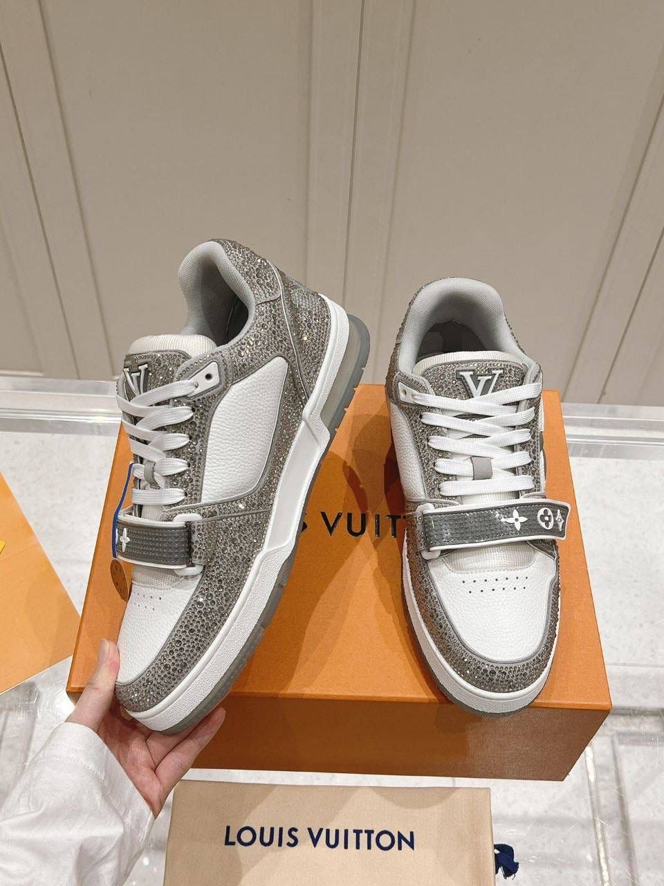 Grey & white diamanté