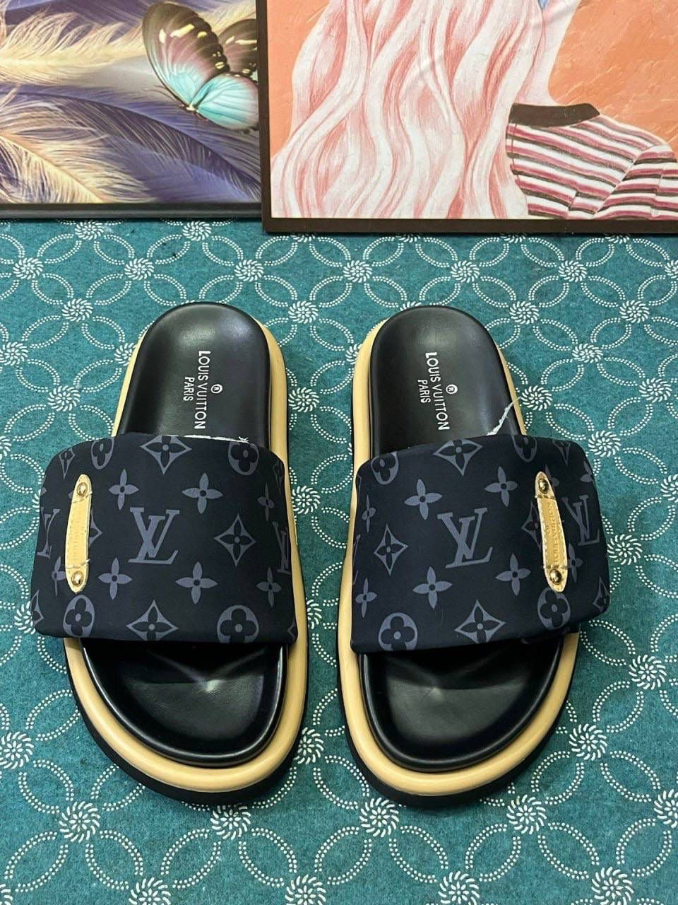 LV sandal sliders