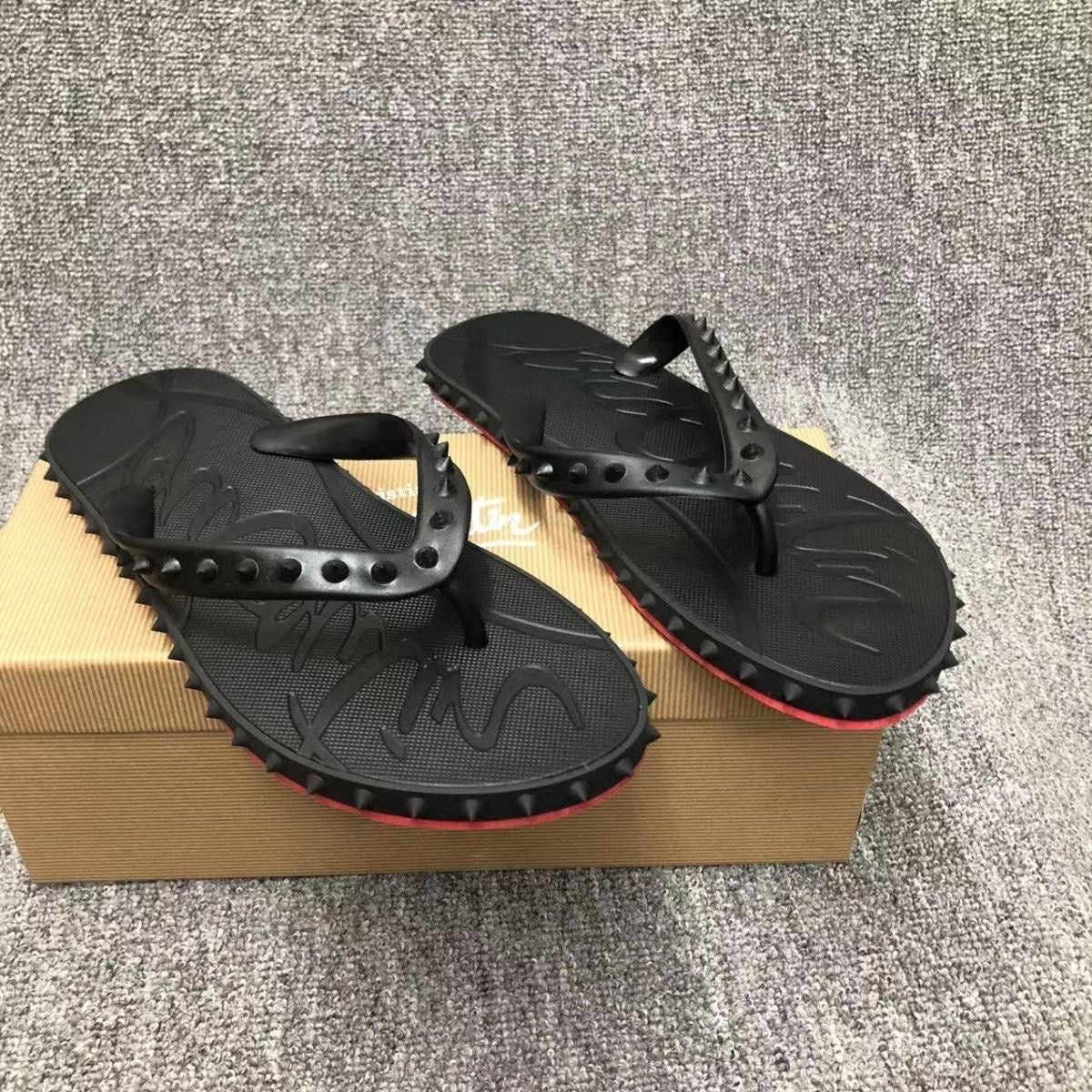 Loubouti flip flops sliders