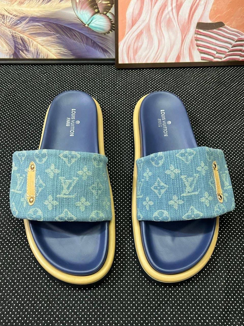 LV sandal sliders
