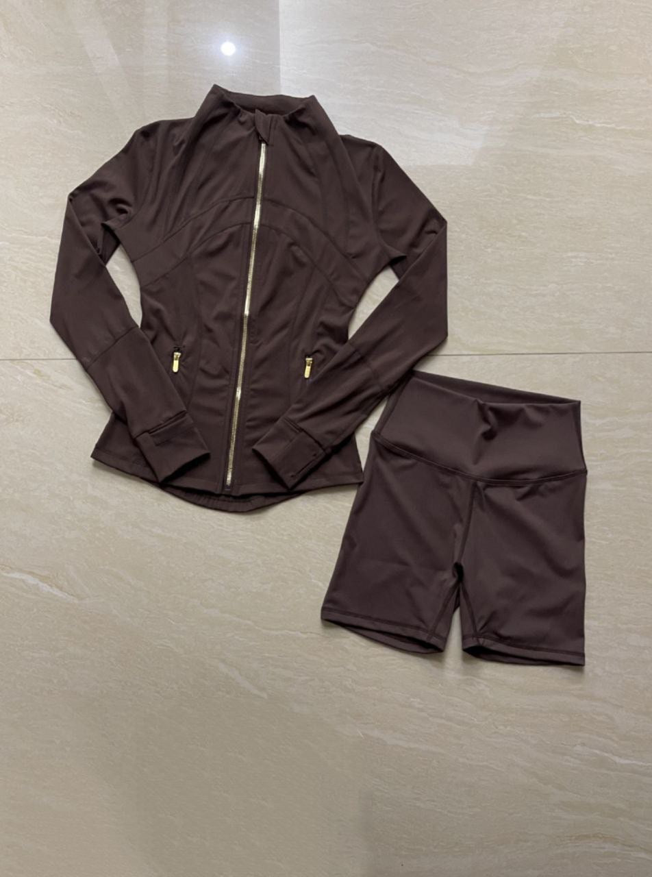 LULU🍋 shorts set gold or normal zip