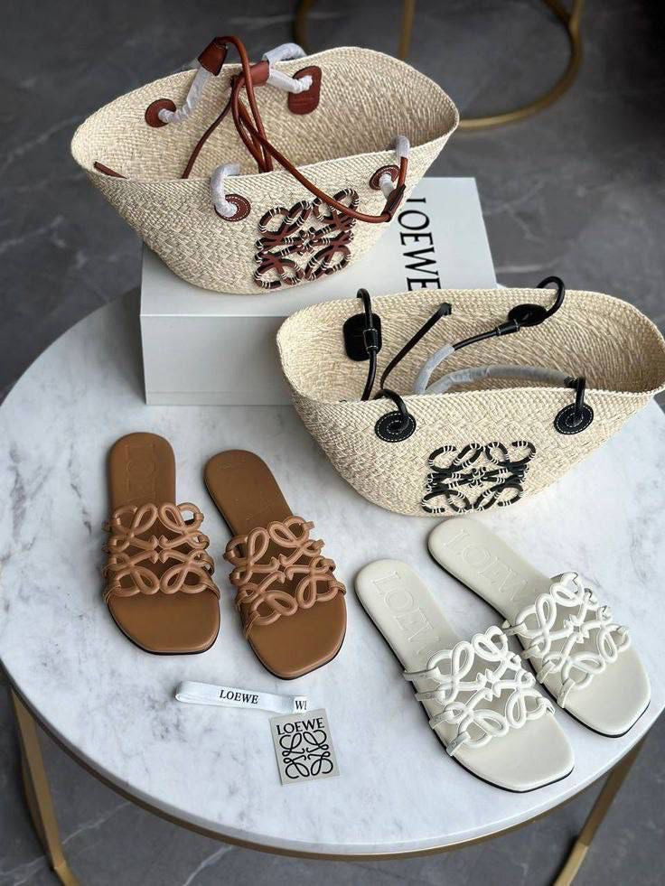 loeloe sliders and bag set