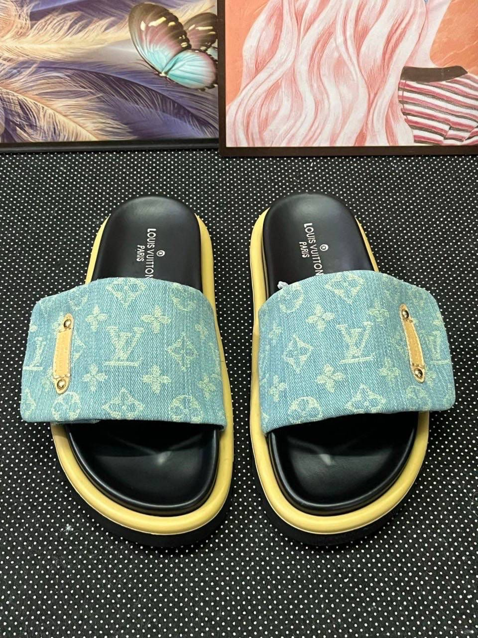 LV sandal sliders
