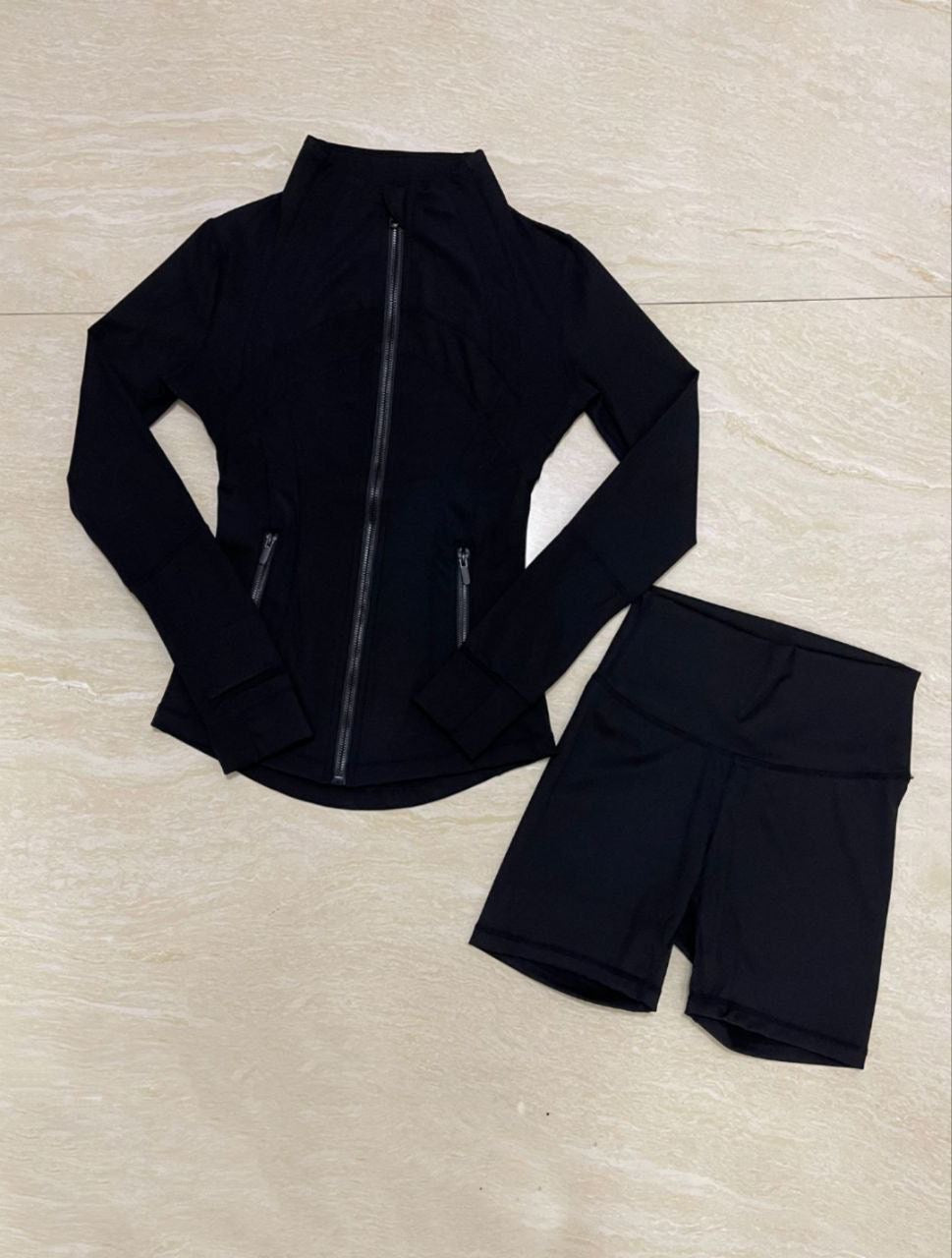 LULU🍋 shorts set gold or normal zip