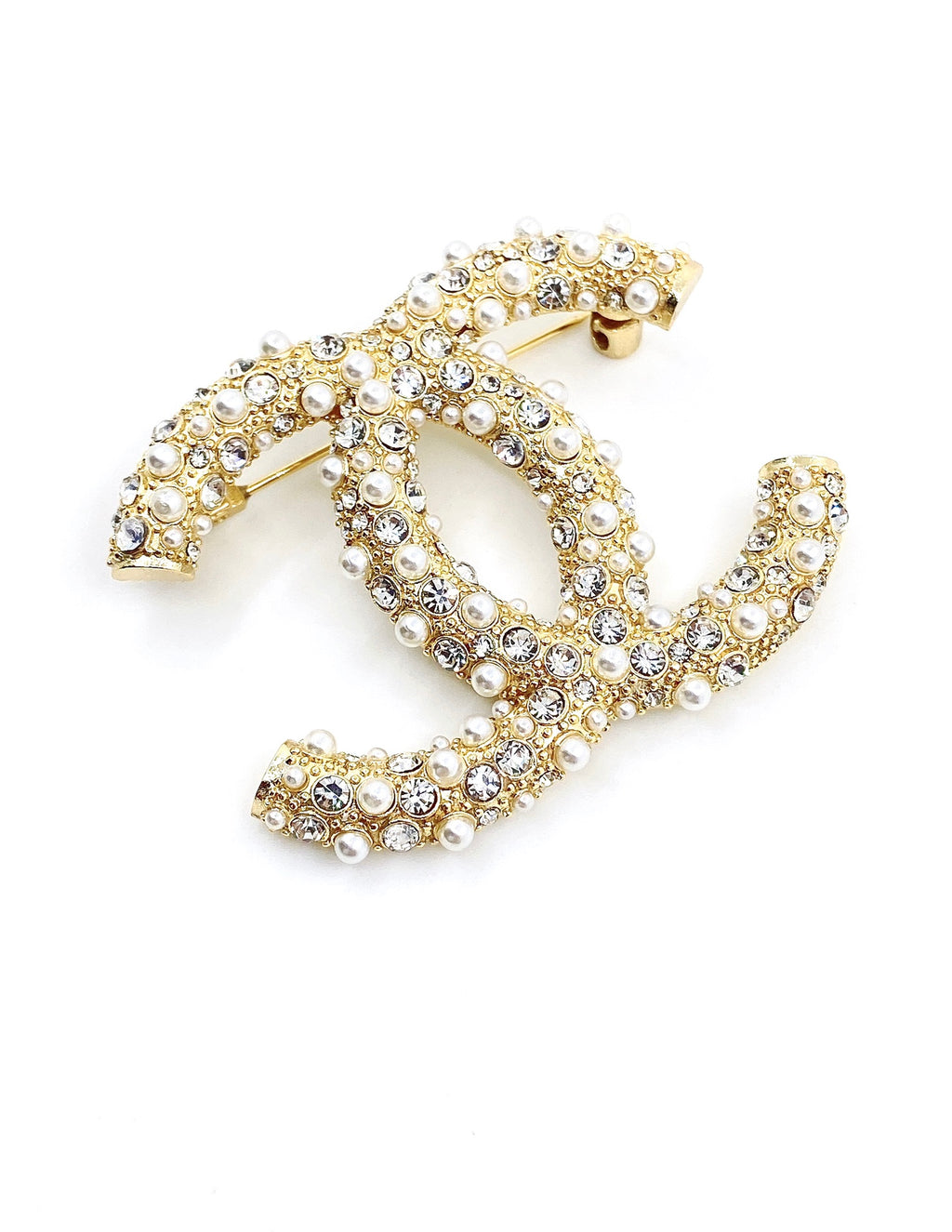 Gold CC pearl & diamond brooche