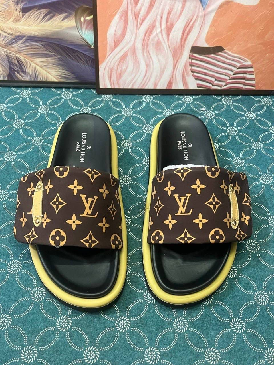 LV sandal sliders