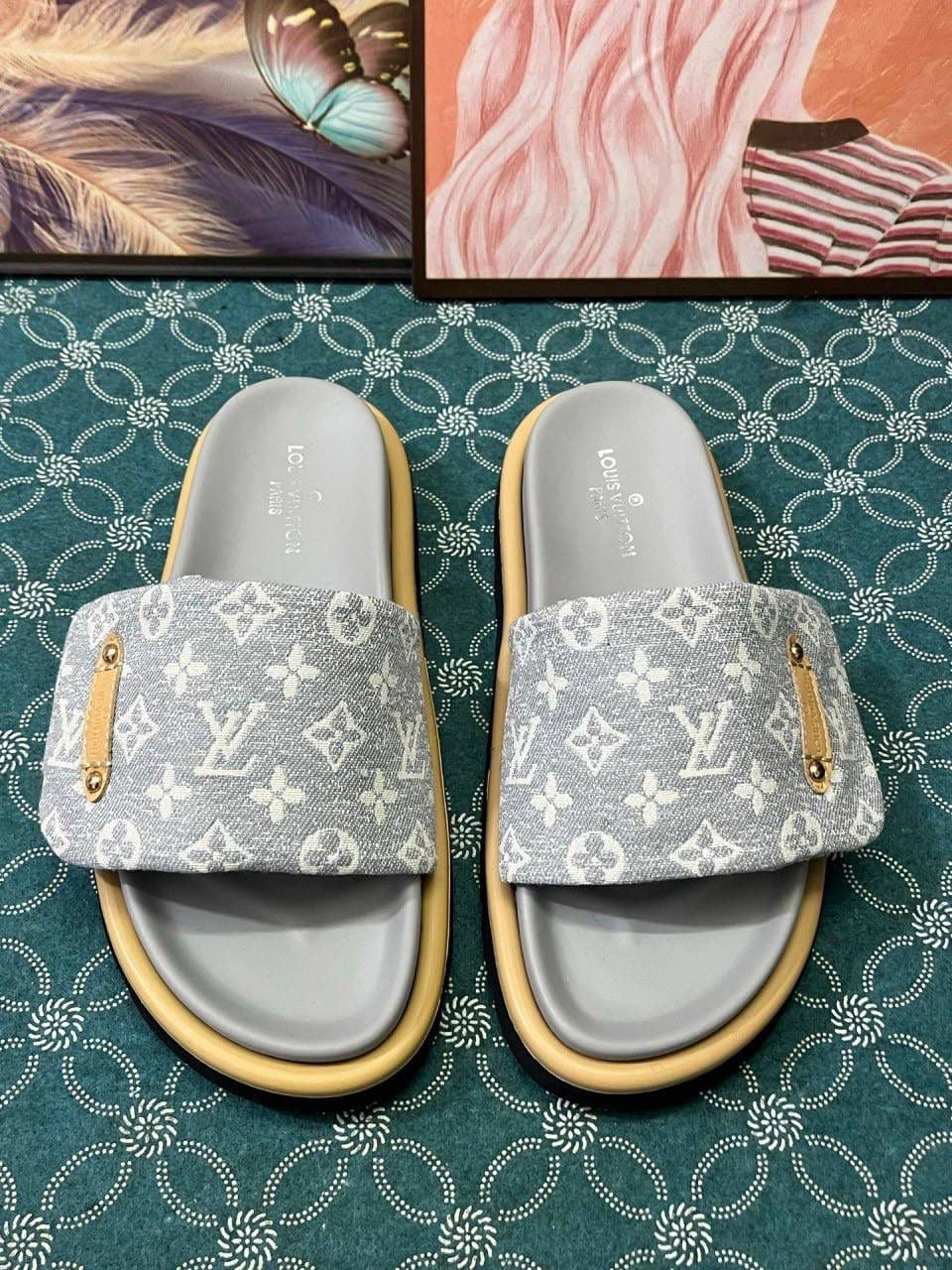 LV sandal sliders