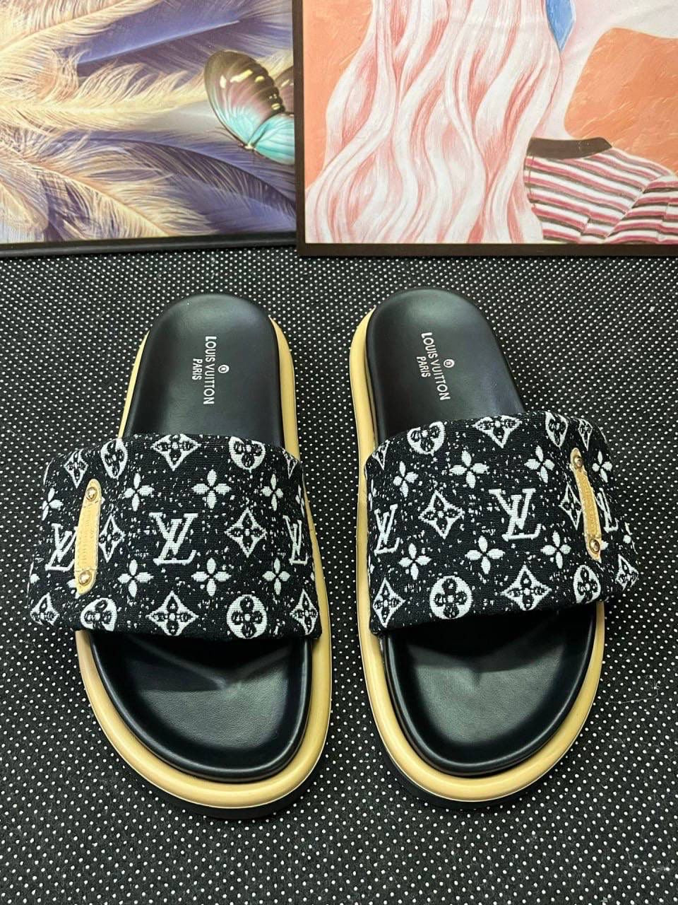 LV sandal sliders