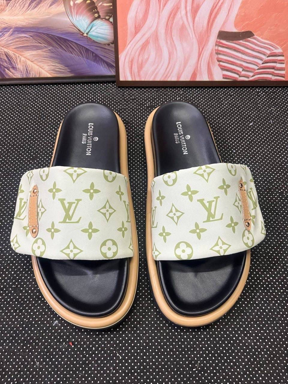 LV sandal sliders